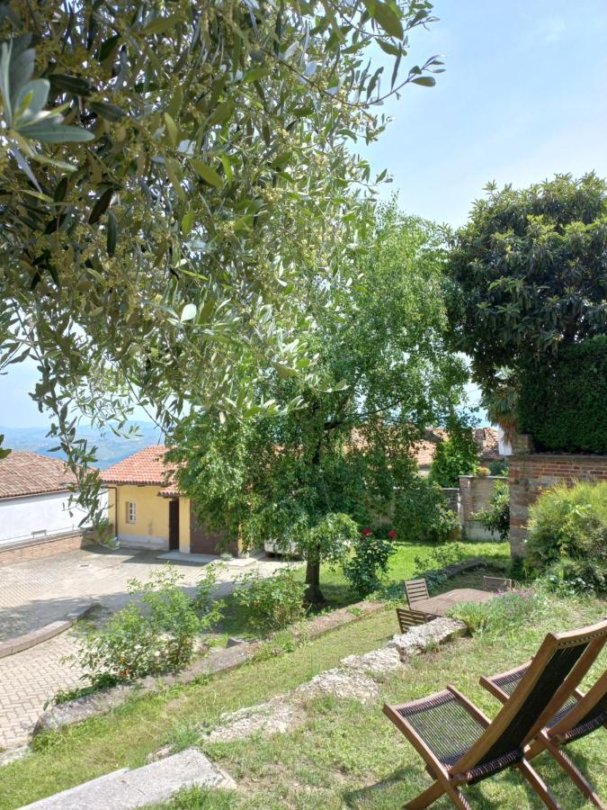 Il Giardino Di Olivia Apartamento Guarene Exterior foto