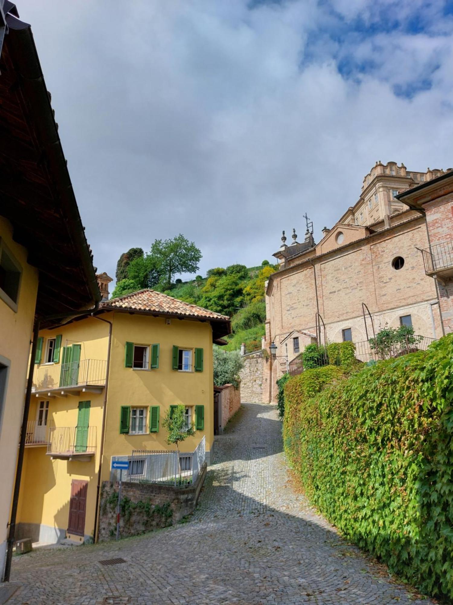 Il Giardino Di Olivia Apartamento Guarene Exterior foto