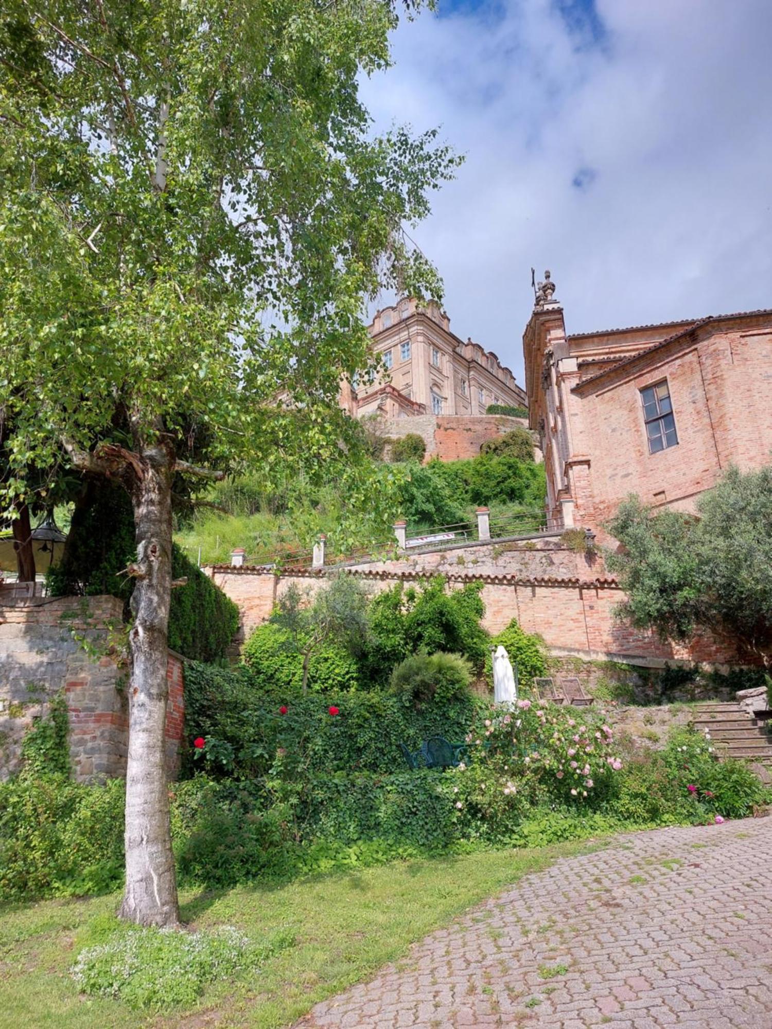 Il Giardino Di Olivia Apartamento Guarene Exterior foto