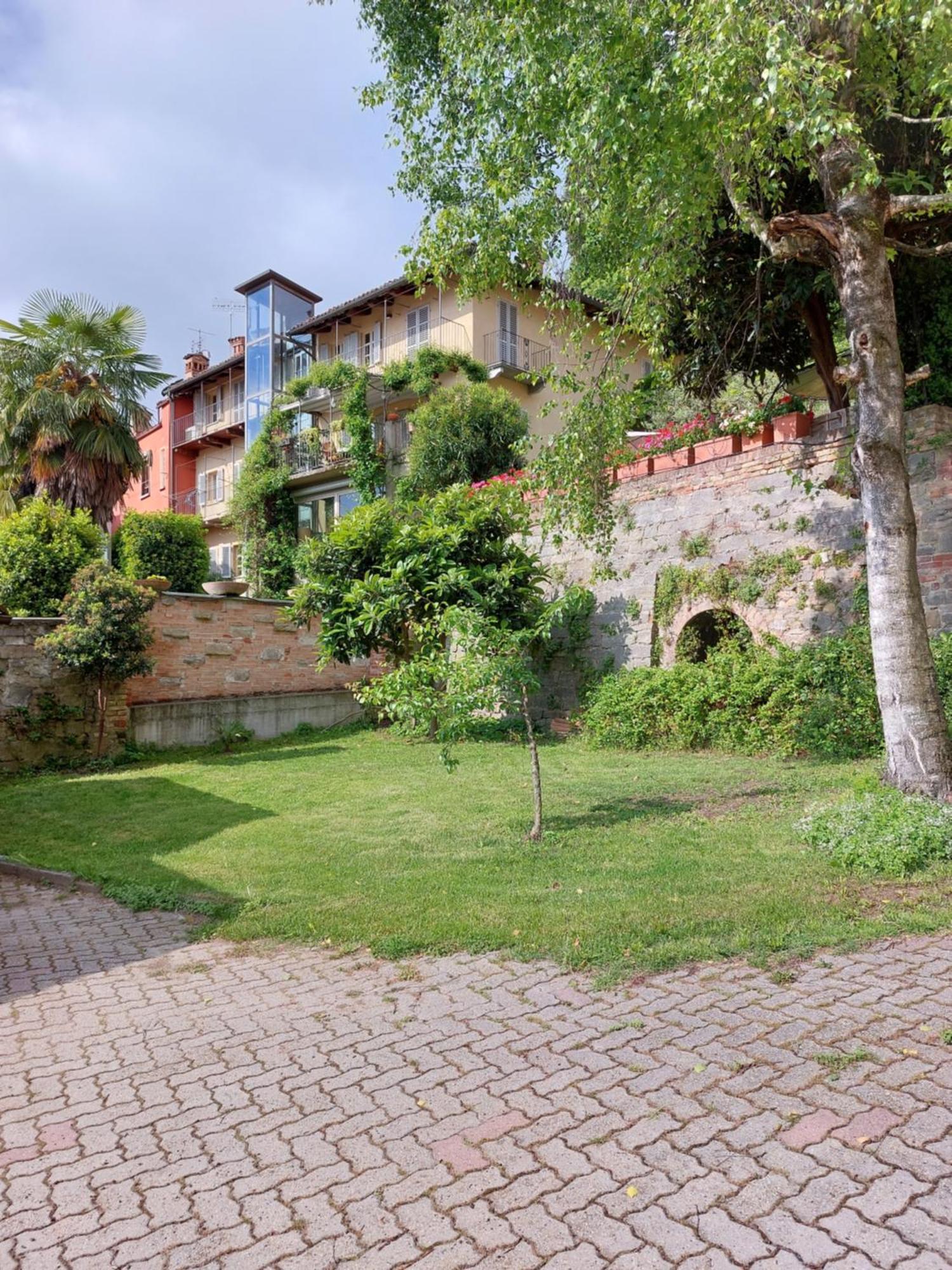 Il Giardino Di Olivia Apartamento Guarene Exterior foto
